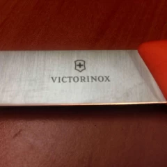 Нож для овощей VICTORINOX SWISSCLASSIC 6.7601